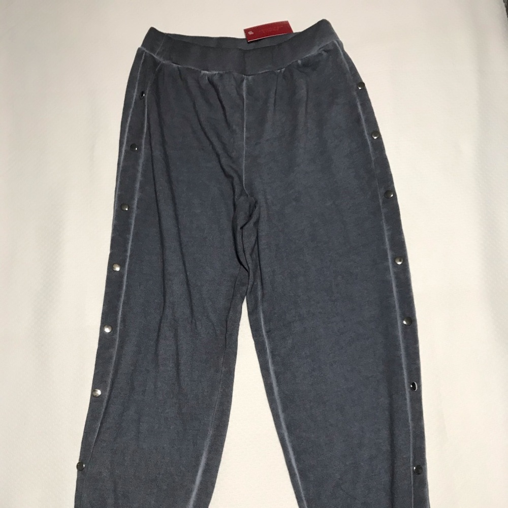 Jennifer Lopez sweatpants